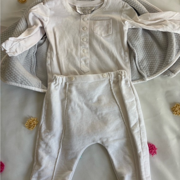 Baby Beau and Belle Asher 3 Piece Suit - Picture 3 of 6